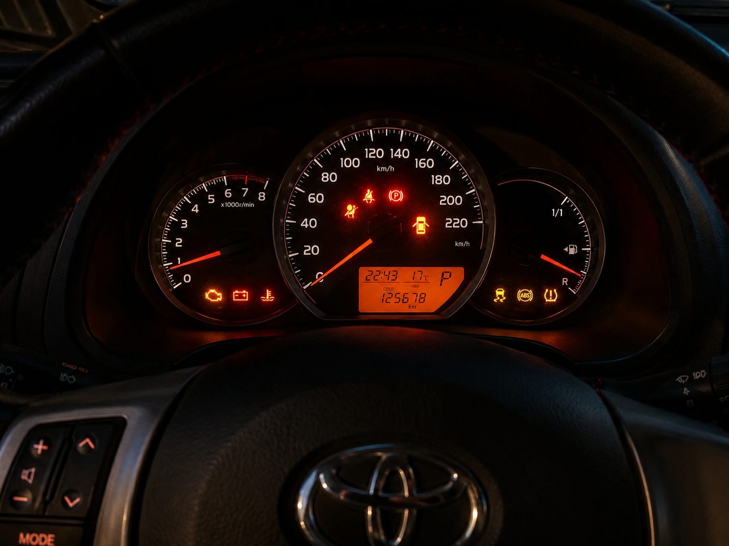 Voyants sur le tableau de bord d'une Toyota Yaris